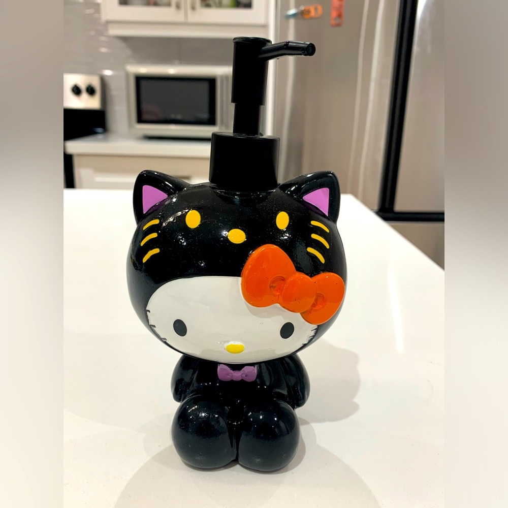 🐱 Brand New Cute Hello Kitty Car Soap Lotion Pump Dispenser 🐱